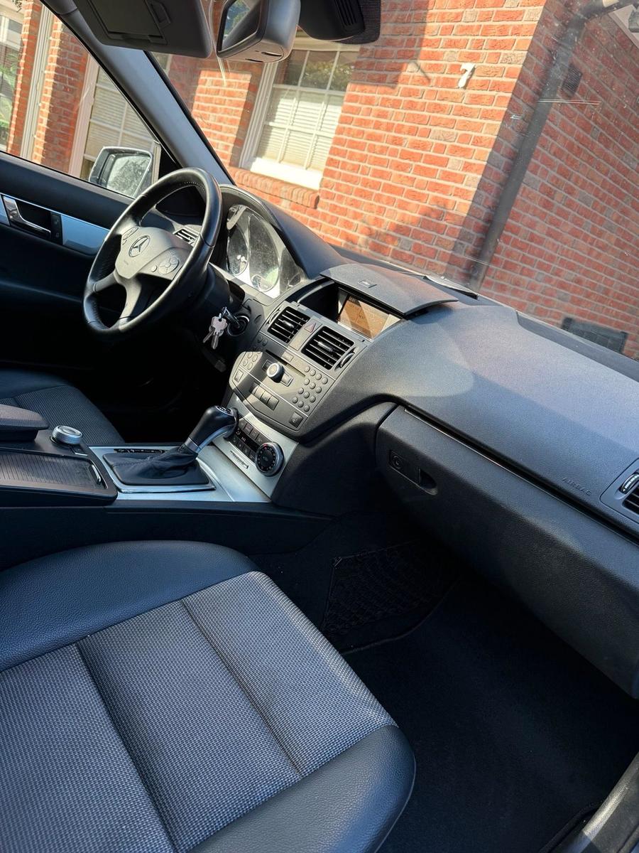 Mercedes-Benz C220 2010 — photo 8