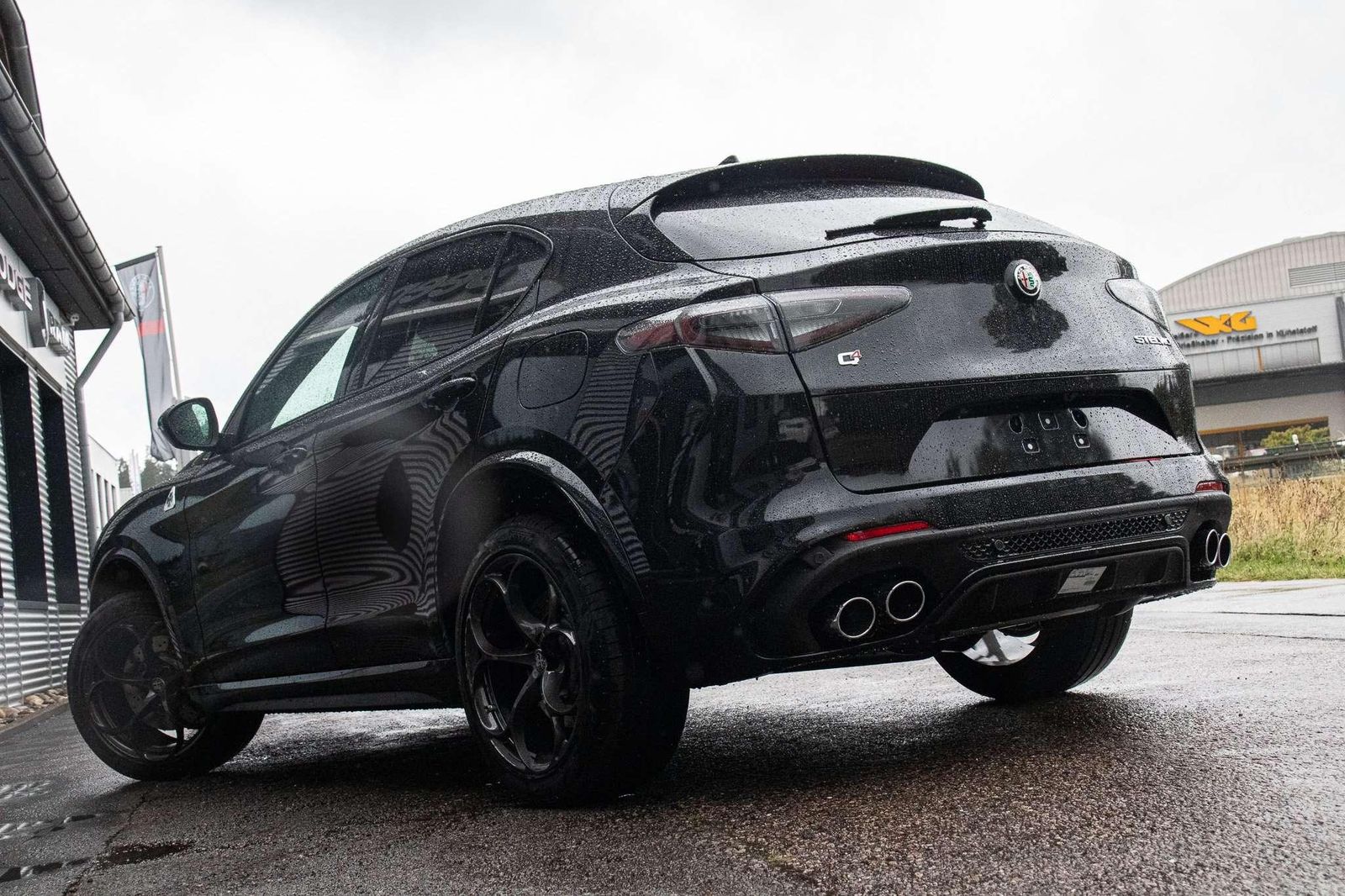Fahrzeugabbildung Alfa Romeo Stelvio Quadrifoglio 2,9l Q4 vom AR Vertragshänd