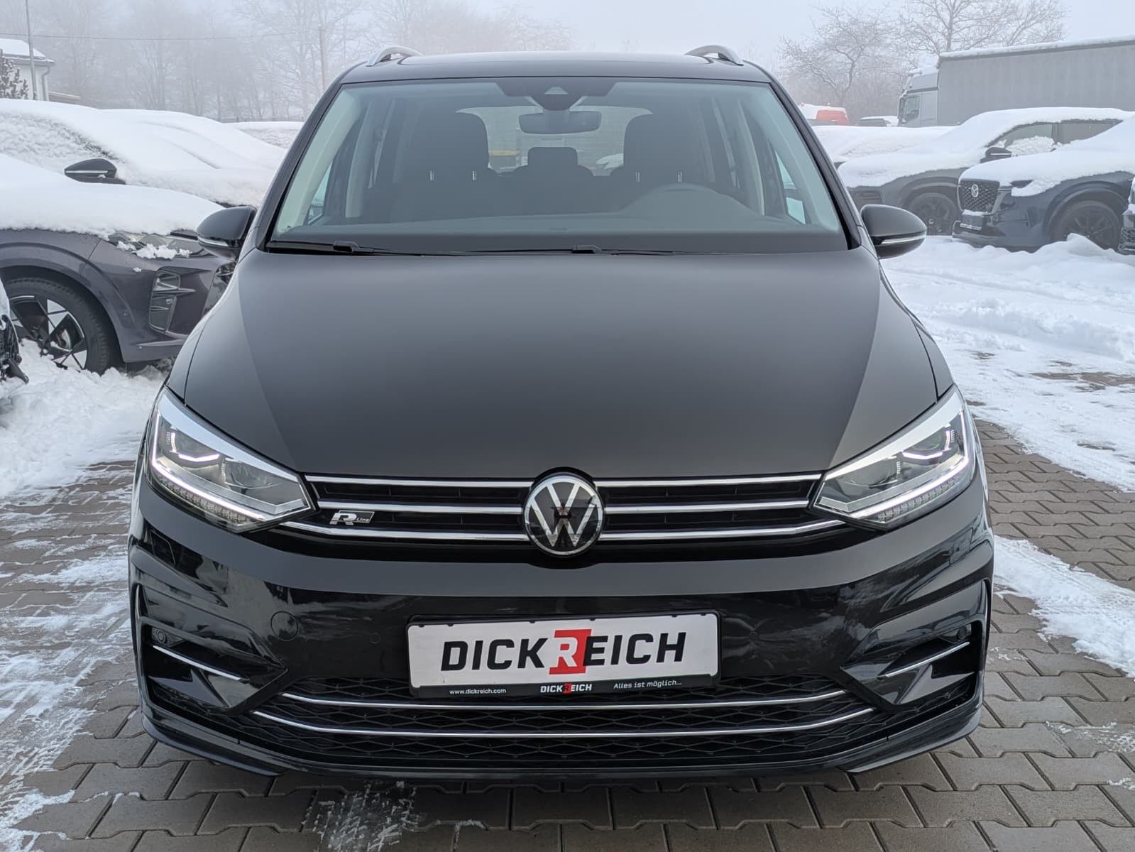 Fahrzeugabbildung Volkswagen Touran 2.0 DSG R-Line High. Pano 7-Si IQ.Dri AHK
