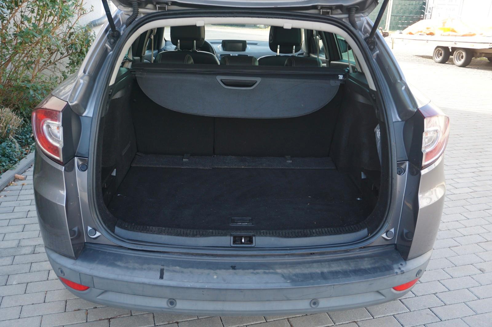 Renault Megane 2011 — photo 8