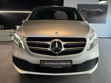 Mercedes V 220 - 2