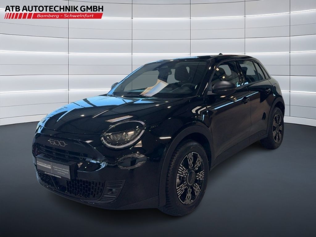 Fahrzeugabbildung Fiat 600 Hybrid MY25 Business Edition, Ganzjahresreif