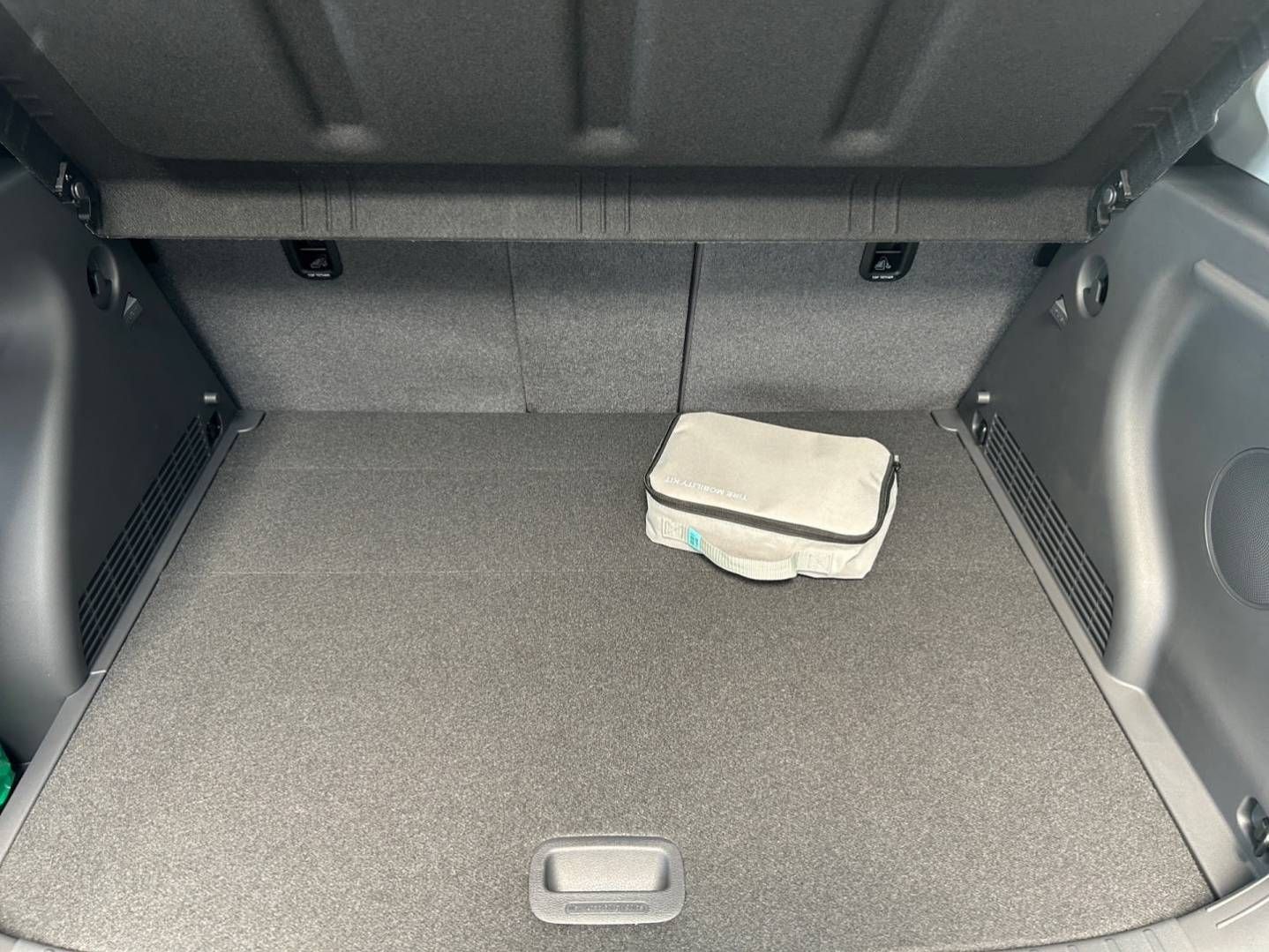 Fahrzeugabbildung Hyundai KONA 1.6 T-GDI (180 PS) | Prime | Bose |