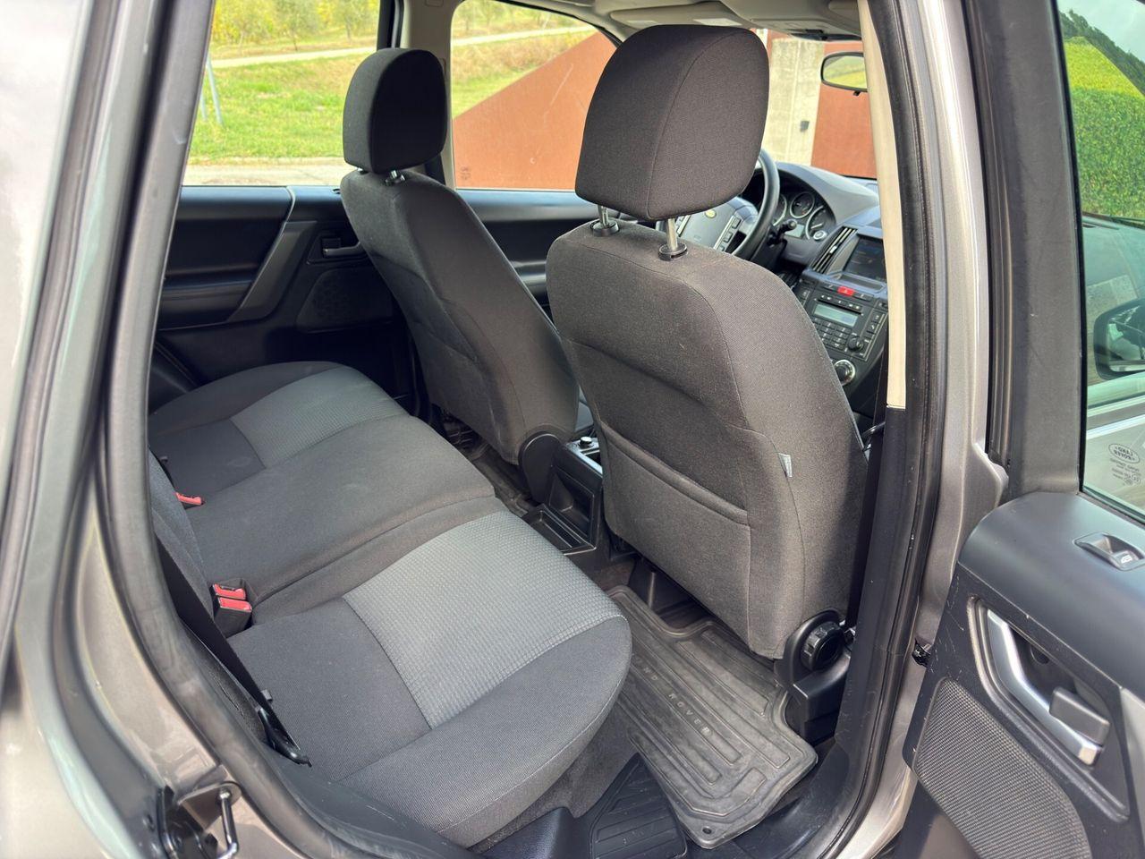 Land Rover Freelander 2012 — photo 12