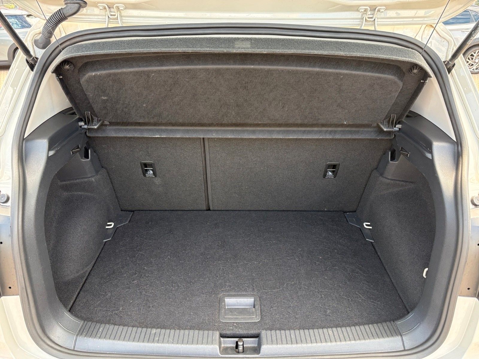 Fahrzeugabbildung Volkswagen T-Cross Active *Anhängerkupplung*
