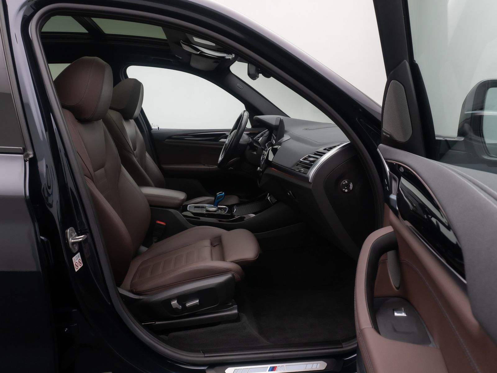 Fahrzeugabbildung BMW iX3 IMPRESSIVE 360&deg;Komfort HUD DAB Alarm Panoram