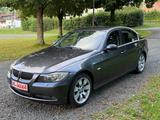 BMW E90 325i xDrive ORG 159Tkm Steuerkette TÜV neu - BMW 325: E90 325i