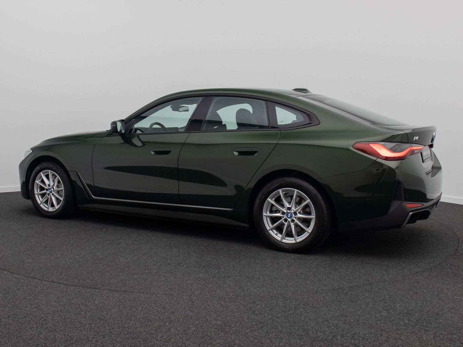 Fahrzeugabbildung BMW i4 eD40 Gran Coup&egrave; Kamera HUD DAB HiFi Komfort
