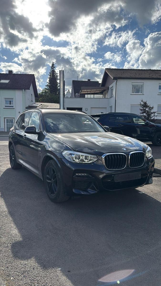BMW X3 xDrive 20 d M Sport Leder Panorama