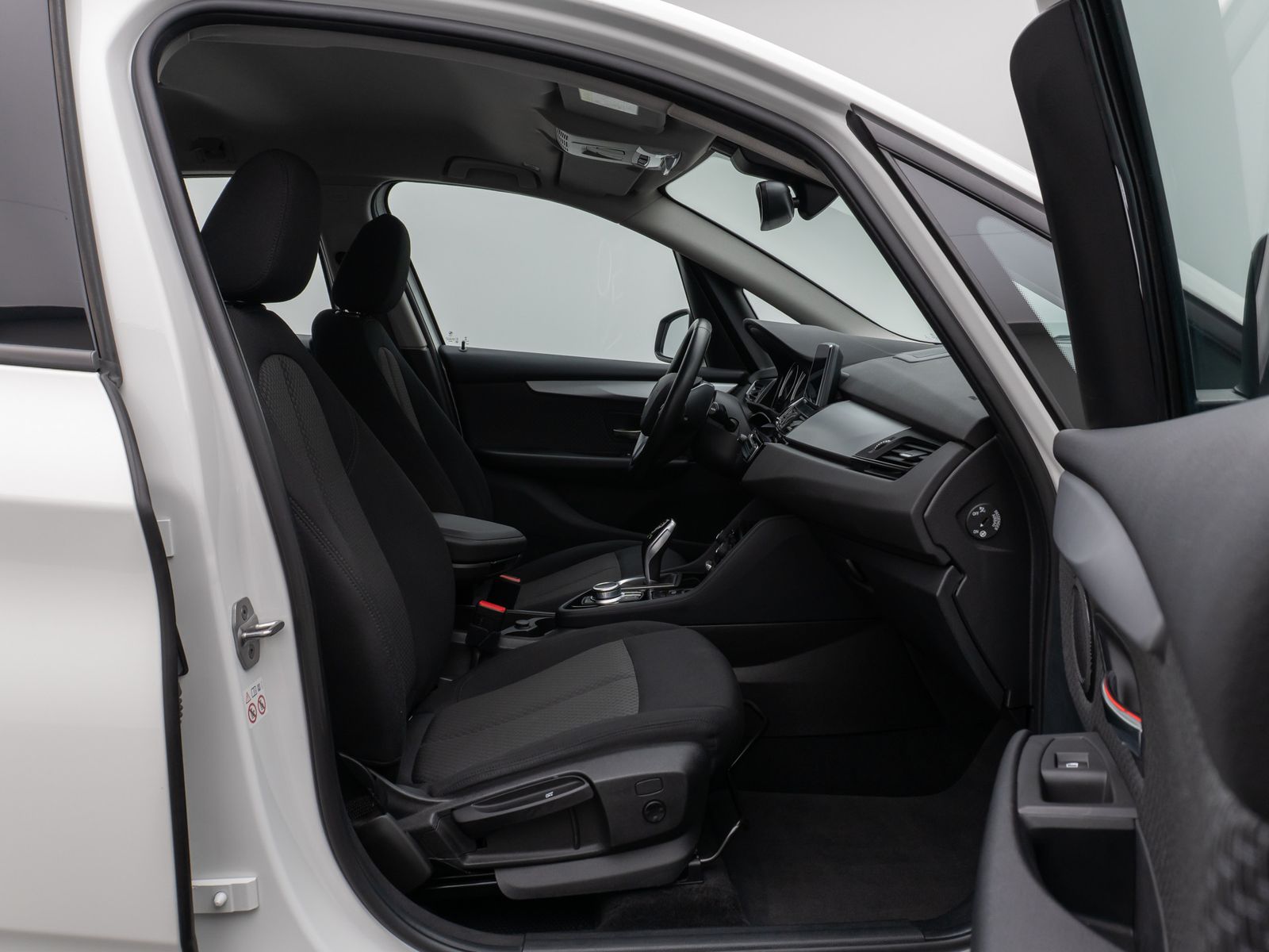 Fahrzeugabbildung BMW 218d Kamera Navi HiFi AHK LED Geschwindigkeitsre