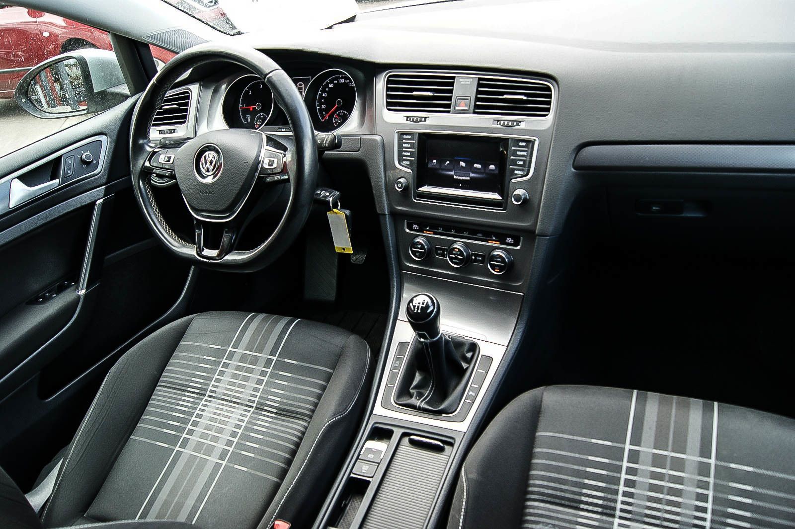 Fahrzeugabbildung Volkswagen Golf VII 1.6 TDI Lounge Bi-XENON NAVIGATION PDC