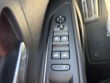 Peugeot 3008 1.2 PureTech 130 GT-Line NAVIKAMERAAHK