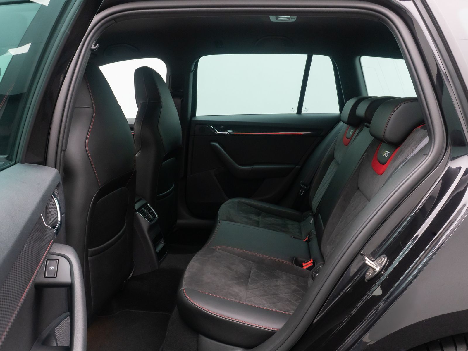 Fahrzeugabbildung SKODA Octavia RS 60 ACC Kamera SoundSys Memory DAB 18"