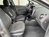 Renault Captur Collection Automatik *Navi* - Renault Captur Gebrauchtwagen in Berlin