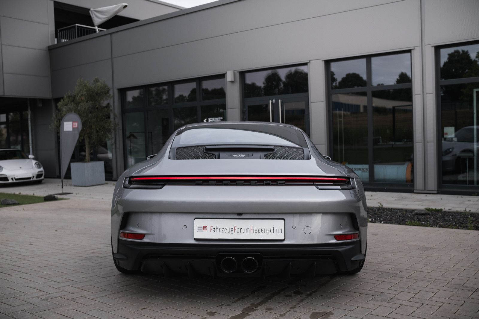 Fahrzeugabbildung Porsche 911/992 GT3 Touring-Lift-Bose-90L-18-Wege-Sitze