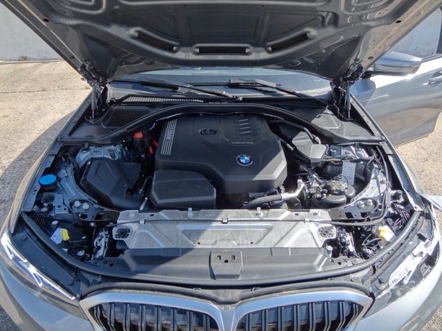 Fahrzeugabbildung BMW 318 i/1.Hand/Curved/LED/Navi/SitzH/2.500km/