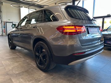 MYAUTOCENTER – Gebraucht- und Jahreswagen mit Werkstattservice in Pfaffenhofen Mercedes-Benz GLC *TÜVSERVICE NEU*TEMPO*AHK*SitzHZ*NAV*PDC*