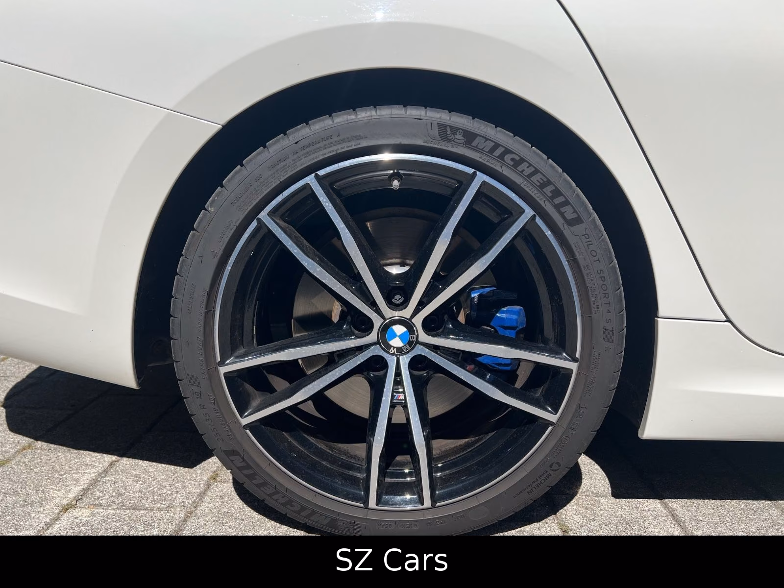 BMW 330d Touring xDrive M Sport*AHK*PANO*