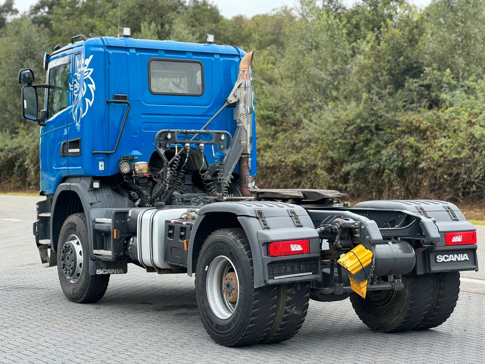 Fahrzeugabbildung Scania G450 4x4H BB Sattelzugmaschine Kipp-Hydraulik