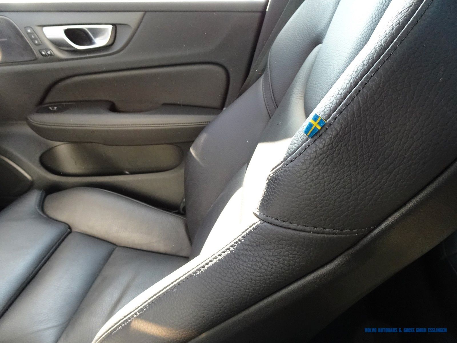 Volvo V60 T8 AWD Recharge Ultimate Dark foto 17