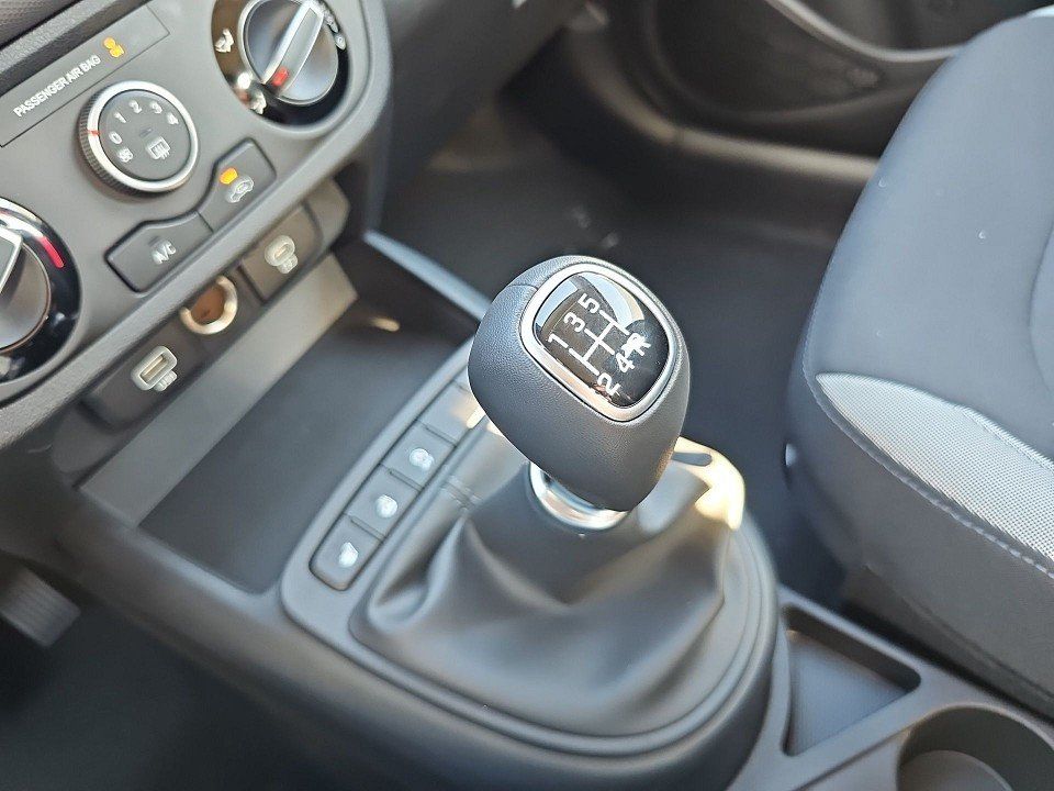 Fahrzeugabbildung Hyundai i10 1.0 5-MT TREND NAVI+KAMERA+KLIMA+SHZ+LENKHZ+