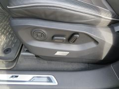 VW Touareg 3.0 TDI R-Line 4M Matrix Leder Ahk Black VW Touareg 3.0 TDI R-Line 4M Matrix Leder Ahk Black