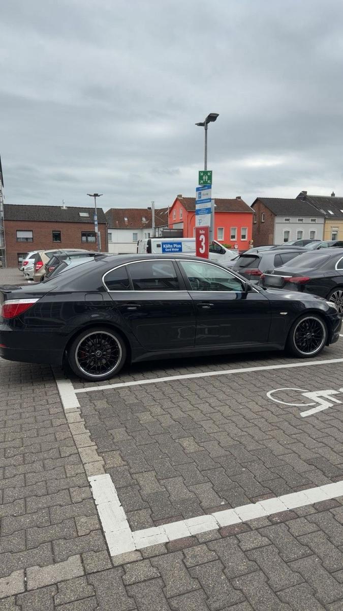 BMW 523