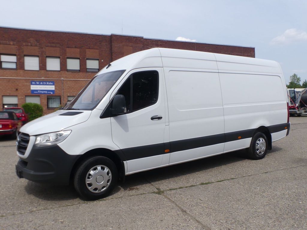 Image of Mercedes-Benz Sprinter