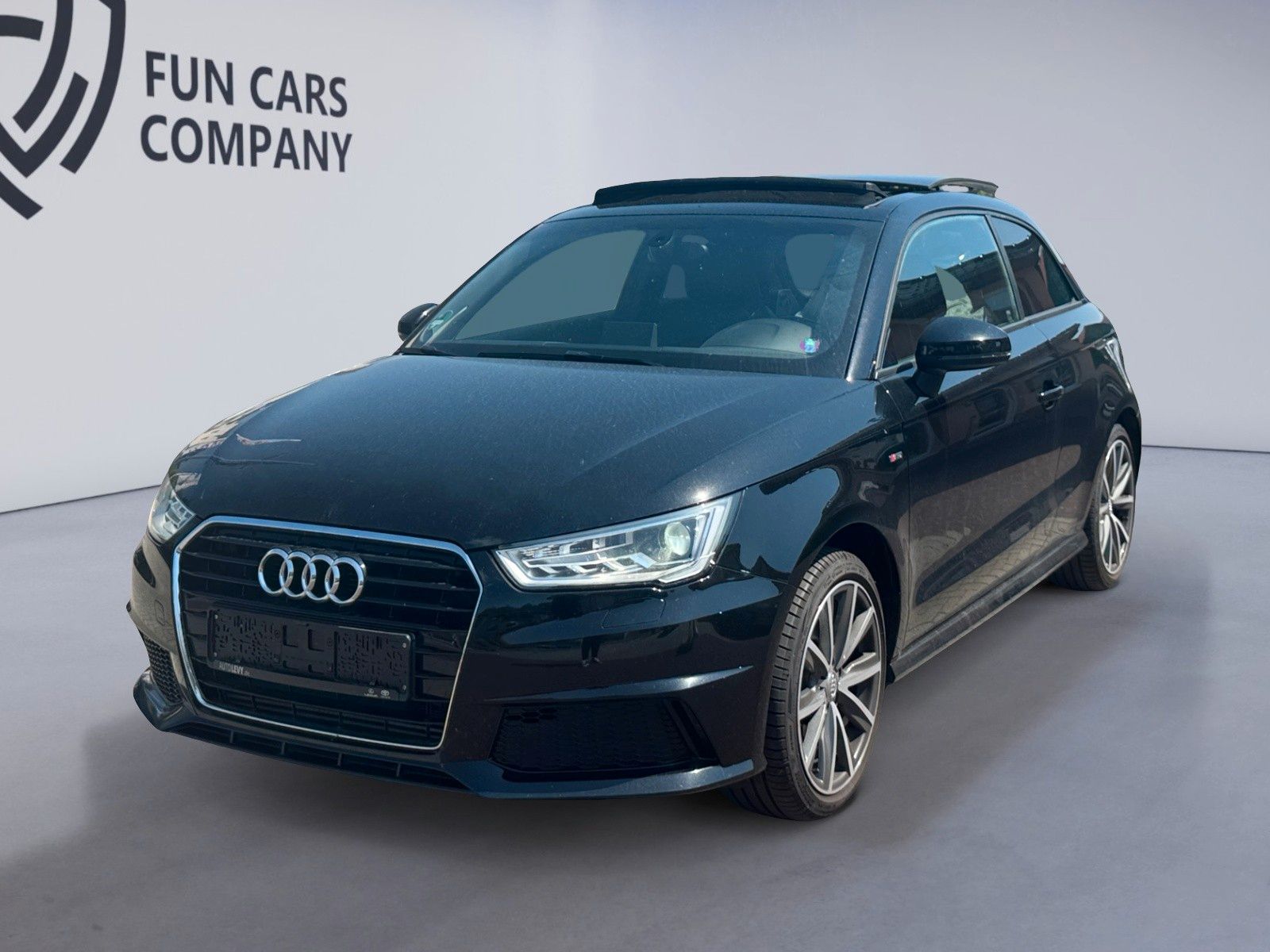 AUDI A1 1.8 S-Tronic S-Line Pano Leder Navi SHZ Xenon