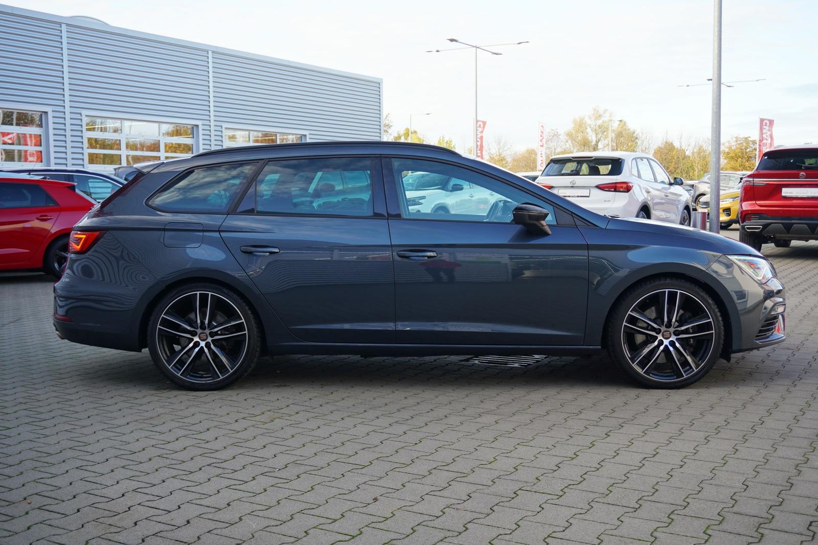 Seat Leon ST 2.0 Cupra 300 4Drive LED Navi Panorama