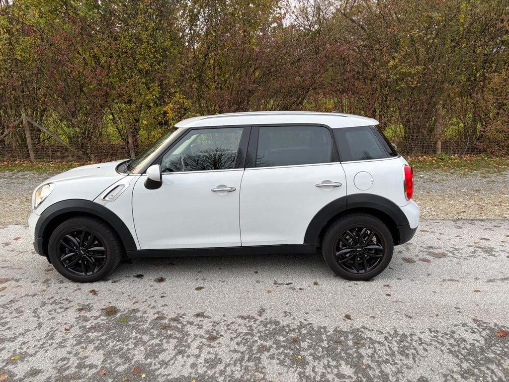 MINI One Countryman