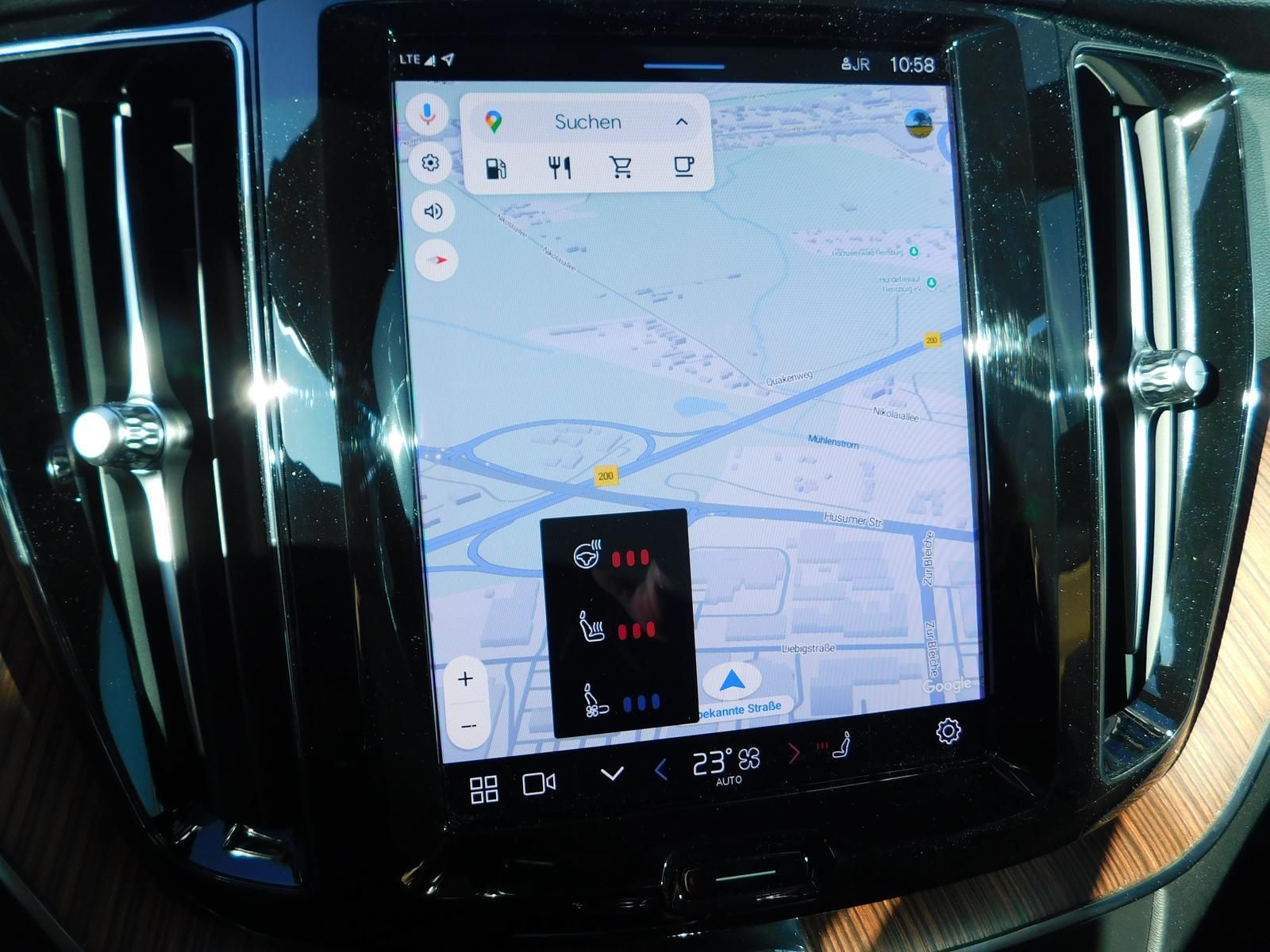 Fahrzeugabbildung Volvo XC60 B5 B AWD Plus Dark "Panoramadach, AHK"