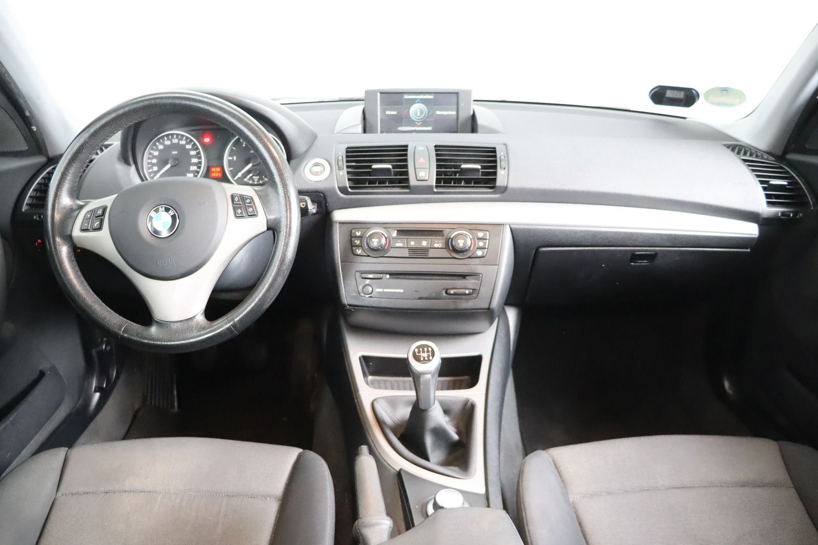 Fahrzeugabbildung BMW 118 d * Navi * Schiebedach