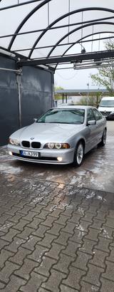 BMW 520i - - BMW 520 aus 2001: 520i