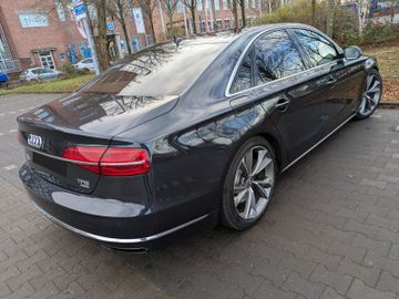 Audi A8 - 6