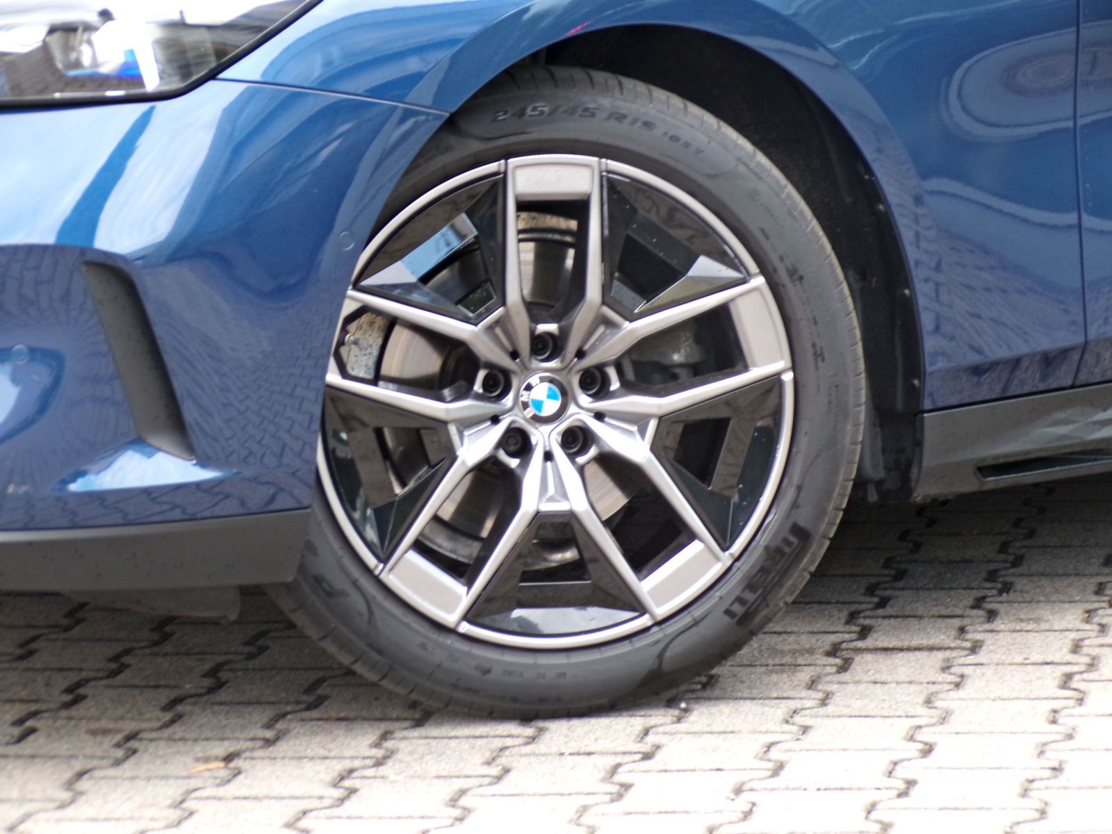 BMW 520d Lim. DriveAssiPro HiFi-h k 360° Standheiz foto 3