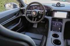 PORSCHE Taycan Sport Turismo Turbo S / SURROUND / PDLS+