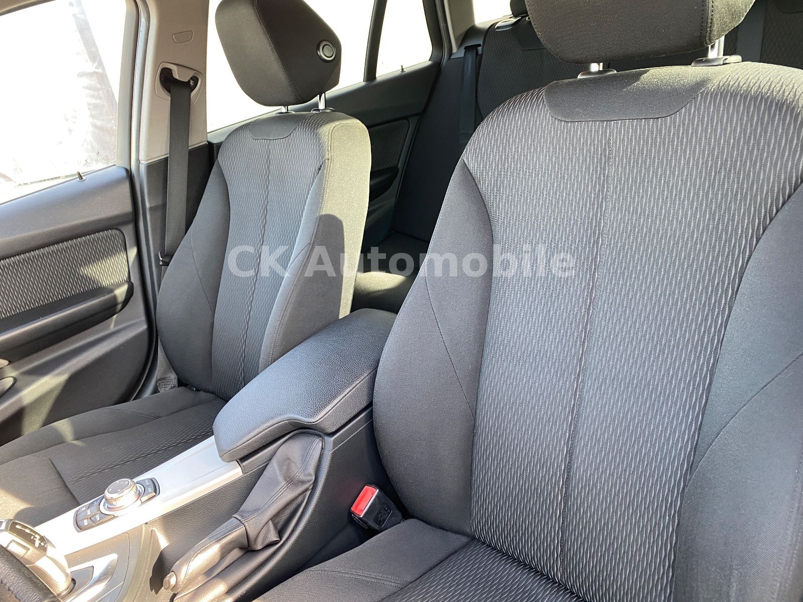 Fahrzeugabbildung BMW 320d Touring Automatik/Klima/Navi/Tempomat/PDC