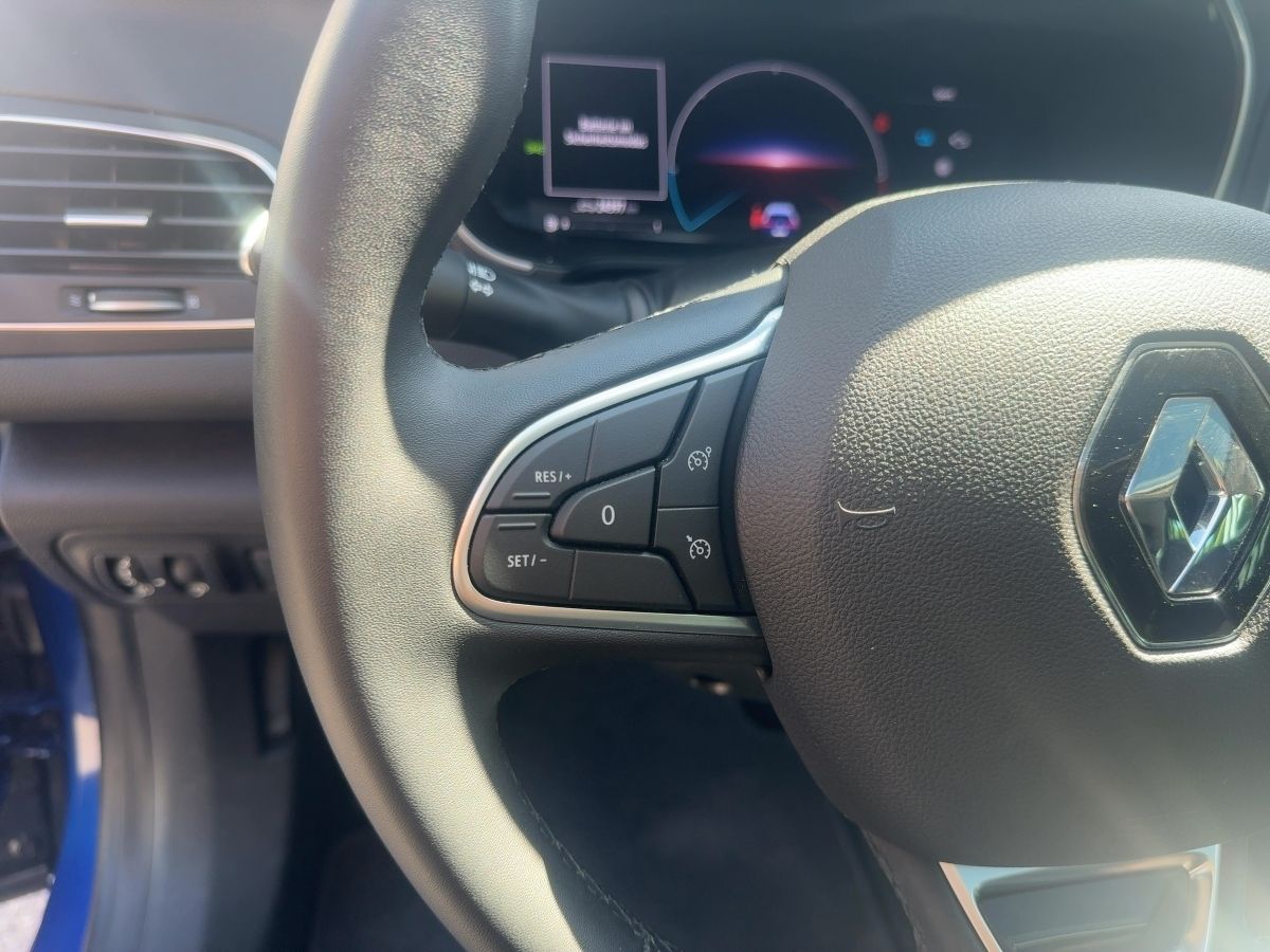 Fahrzeugabbildung Renault Megane 5-Türer INTENS E-TECH Plug-in 160
