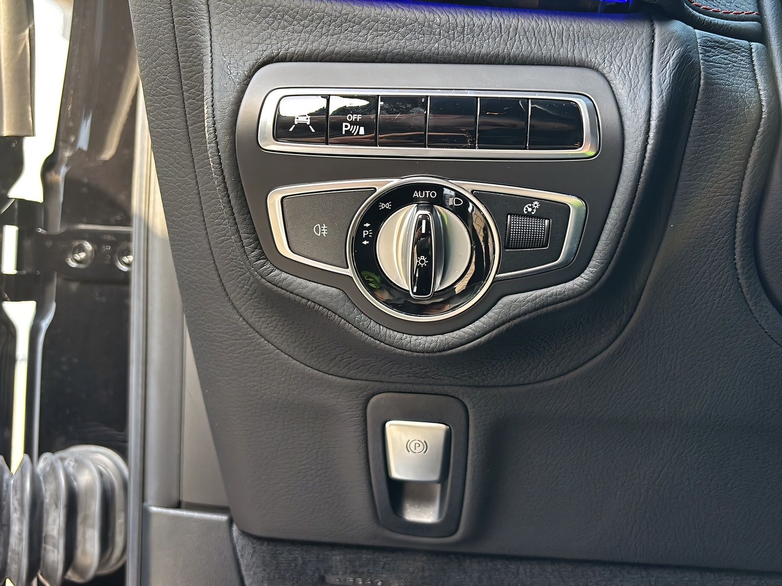 Fahrzeugabbildung Mercedes-Benz G 63 AMG NIGHT GSHD 360° BURMESTER AHK MULTIBEAM