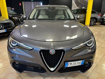 Alfa-Romeo Stelvio - 2