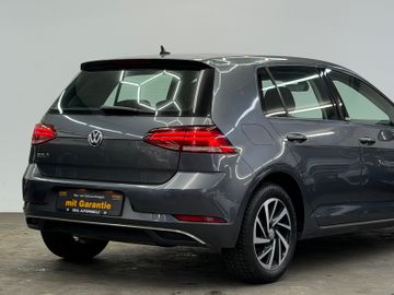 Volkswagen Golf - 6