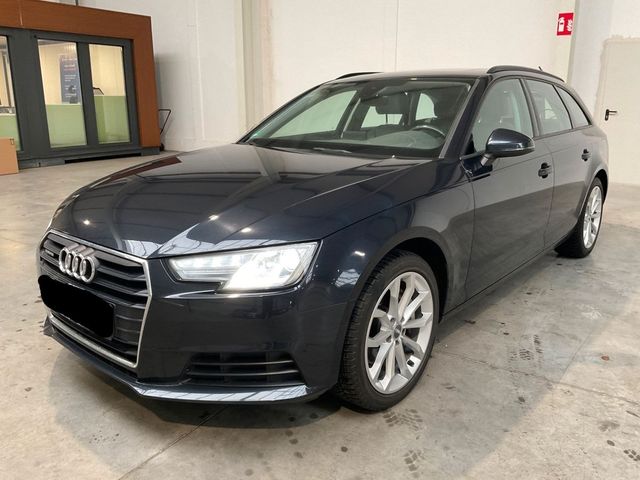 Audi A4 Avant quattro 2.0TDI Xenon Navi Pano Leder