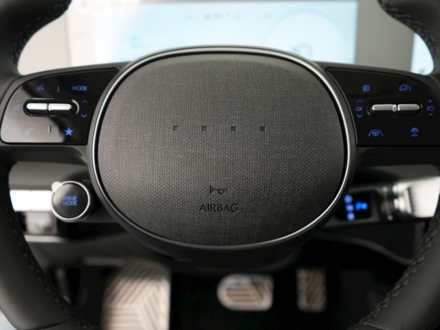 IONIQ 5 UNIQ 77,4kWh ALLRAD+VOLL LED+NAVI+360 GR