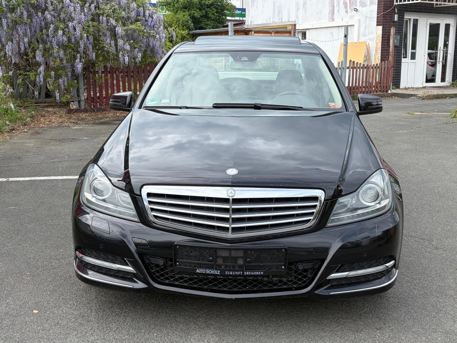 Mercedes-Benz C 350  Limousine  4Matic 1Hand/Leder/Bi-Xenon