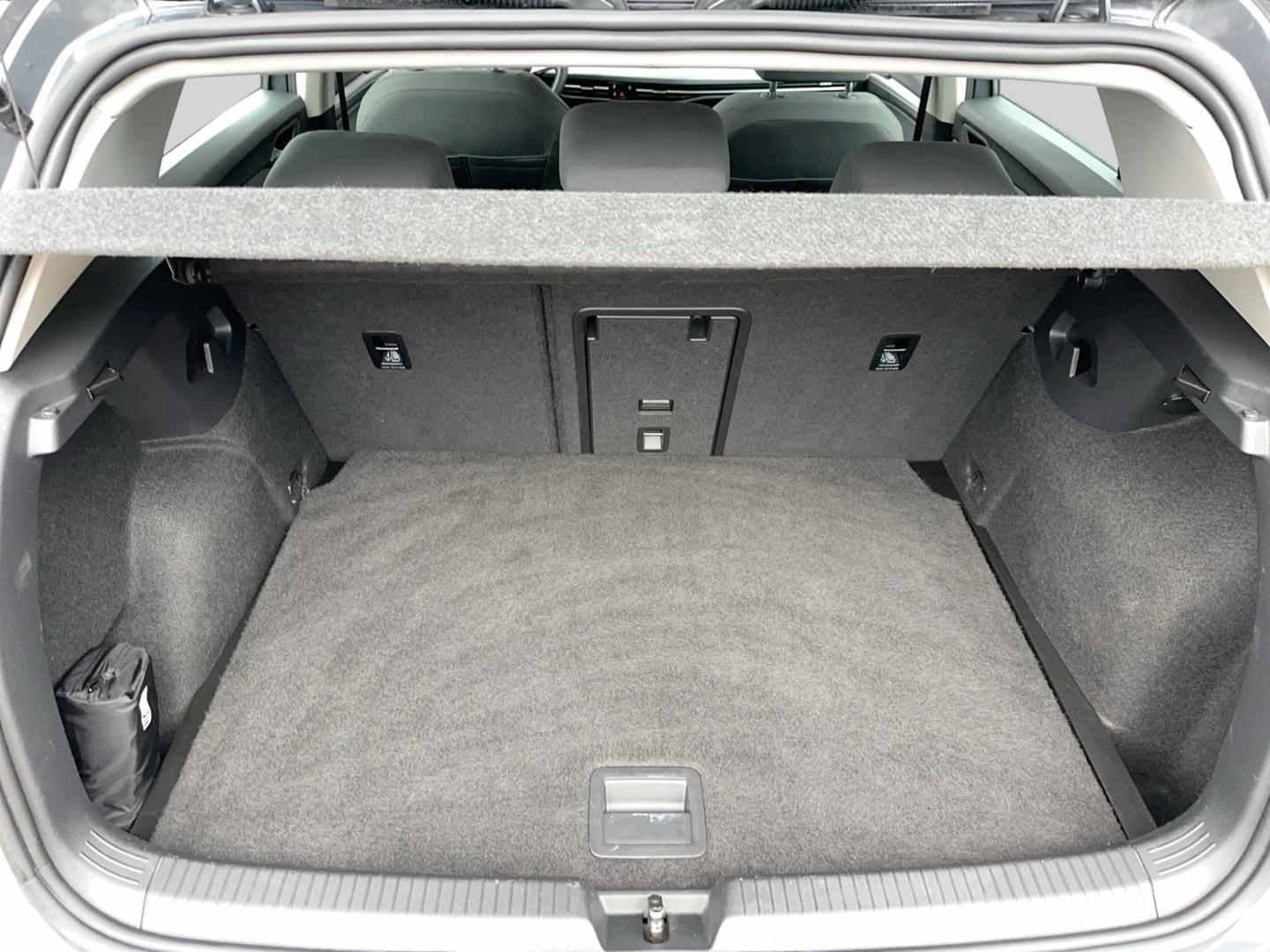 Volkswagen Golf Life 2.0 TDI DSG CARPLAY ACC MATRIX NAVI, миниатюра 13