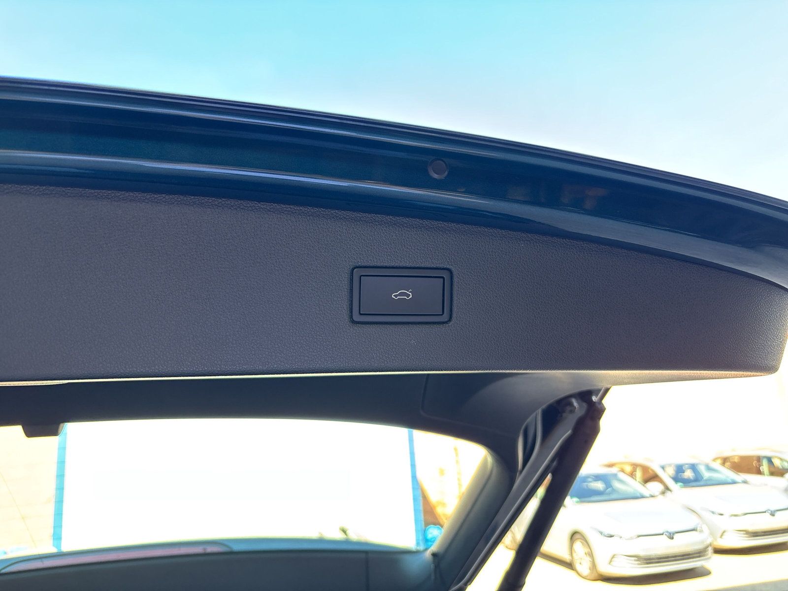 Fahrzeugabbildung Volkswagen Tiguan 2.0 TSI 4Motion Elegance PANO Keyless PDC