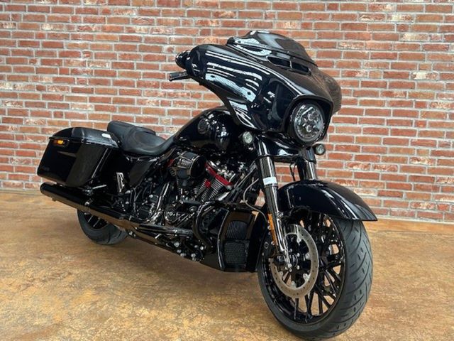 Harley-Davidson Street Glide CVO 