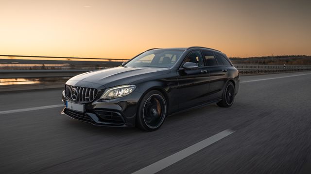 MERCEDES-BENZ Mercedes-AMG C 63 T S mit MB-100 Garantie.