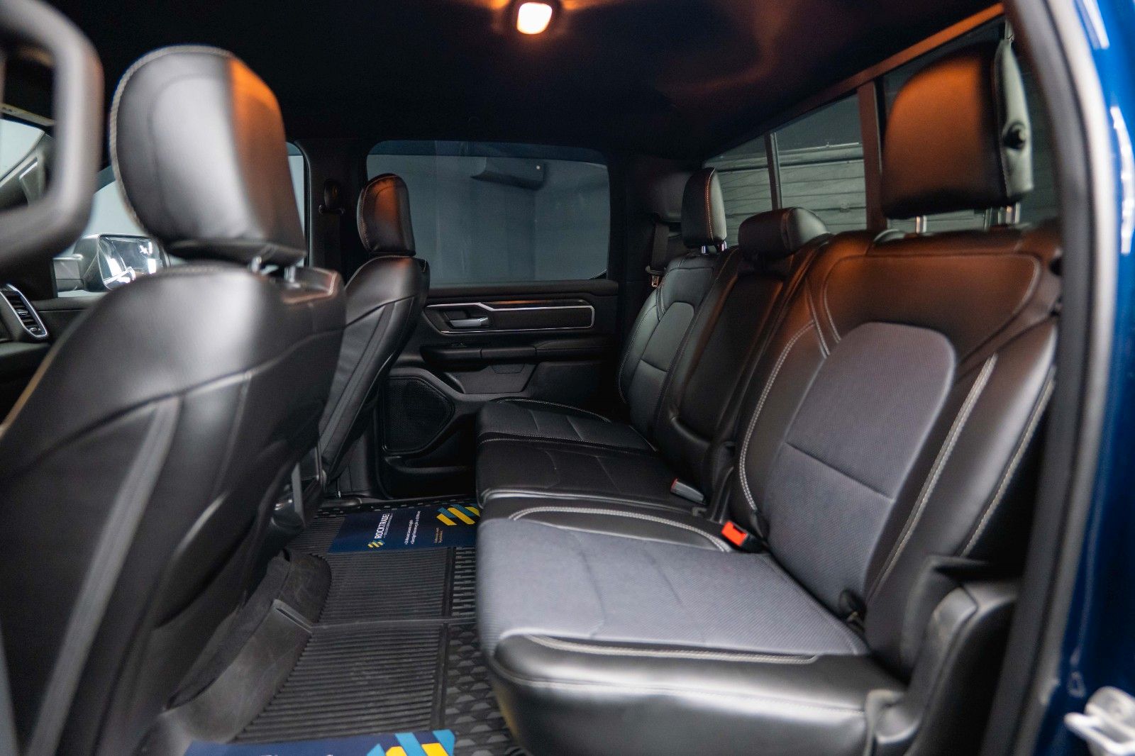 Fahrzeugabbildung Dodge RAM 5.7 V8 HEMI 4x4 OFFROAD Night Limited 19%